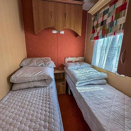 Superb Caravan By The Seaside In Kessingland, Suffolk Ref 90040Sg Benacre Екстериор снимка